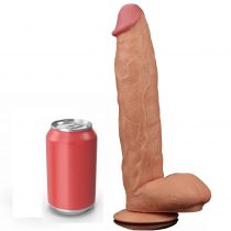 foto montagem penis gigante 30 x 6 cm ao lado de lata de refrigerante